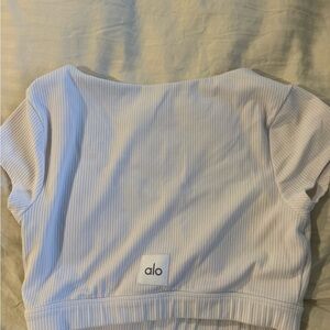 ALO Yoga Light Blue Short Sleeve Tee